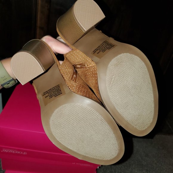 2/$35 Perforated faux-suede chucky block heel, 8 "miranda" - Picture 6 of 6